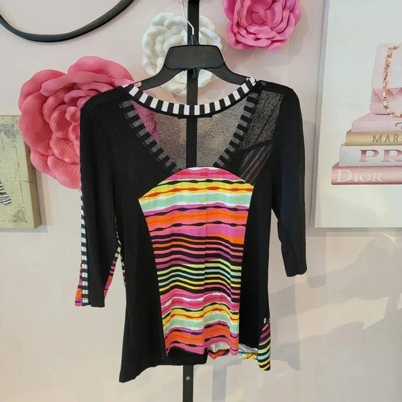 Lior Paris Checkered Mesh, Squares Tunic, Lace Shoulder & Trimmed V-Neck - Picture 5 of 5